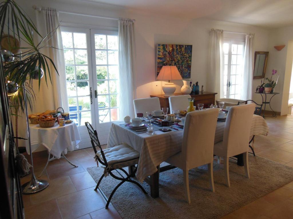Chambres d'Hôtes Saint Vérédème Pujaut Esterno foto
