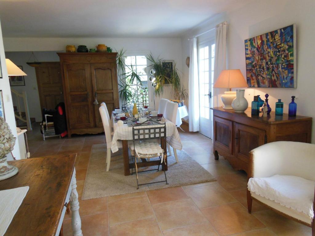 Chambres d'Hôtes Saint Vérédème Pujaut Esterno foto